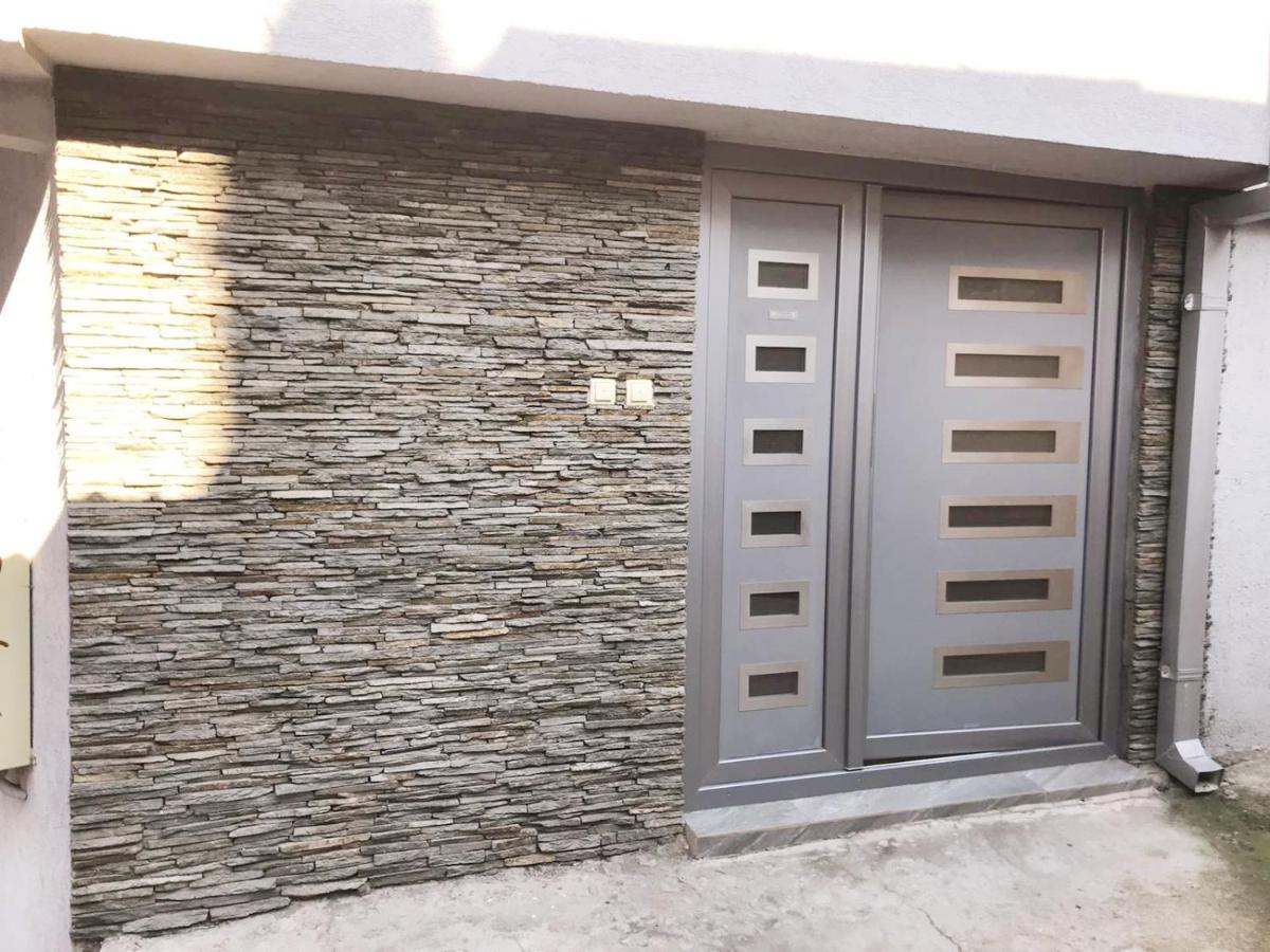 Lydia Center Apartment Велес Екстериор снимка