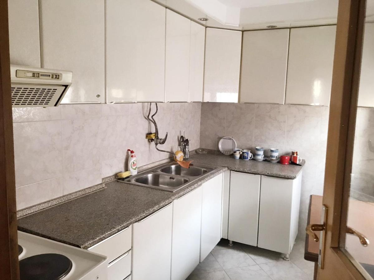 Lydia Center Apartment Велес Екстериор снимка